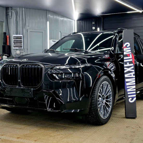 Оклейка BMW X7 полиуретановой пленкой Sunmax PPF