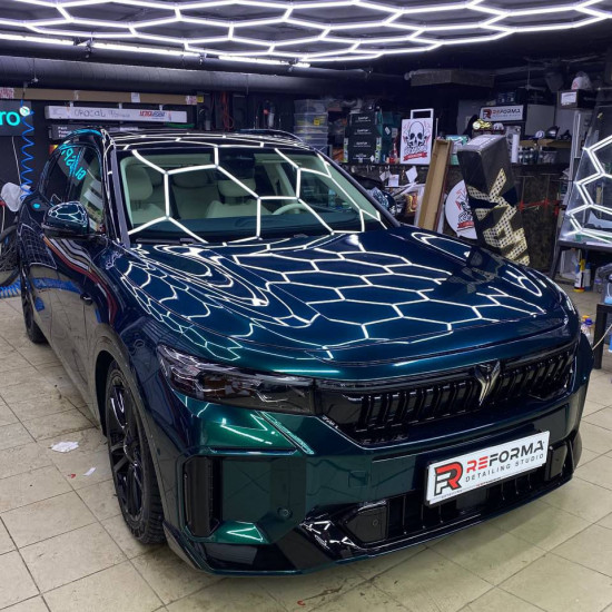 Оклейка Voyah цветным полиуретаном Sunmax 140 Galaxy Green PPF 