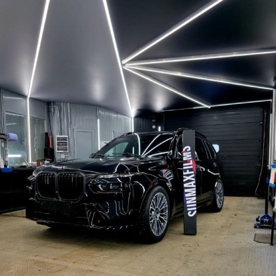 0059b38d 429c 4d53 9110 afdf3da7481d1 Оклейка BMW X7 защитной пленкой из полиуретана Sunmax PPF