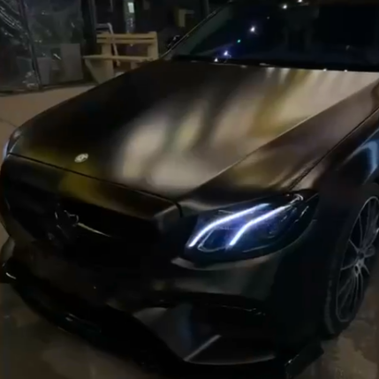 Оклейка Mercedes цветным винилом Sunmax 042-500 Metallic Black