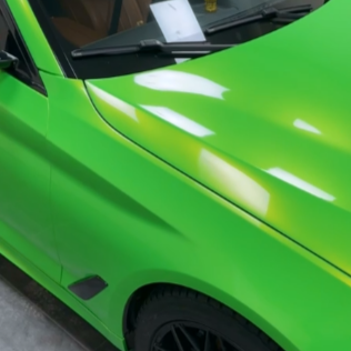 Оклейка BMW винилом Sunmax 059-350 Coral Apple Green