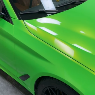 Оклейка BMW винилом Sunmax 059-350 Coral Apple Green