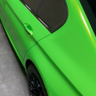 Оклейка BMW винилом Sunmax 059-350 Coral Apple Green
