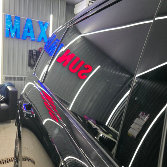 Оклейка Zeekr 009 полиуретановой пленкой Sunmax PPF