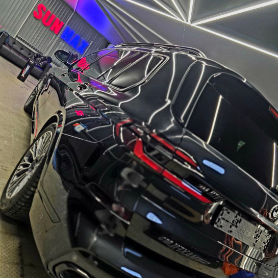 c45c3b3e a9ff 46c4 9d7c ddb28a621ee31 Оклейка BMW X7 защитной пленкой из полиуретана Sunmax PPF
