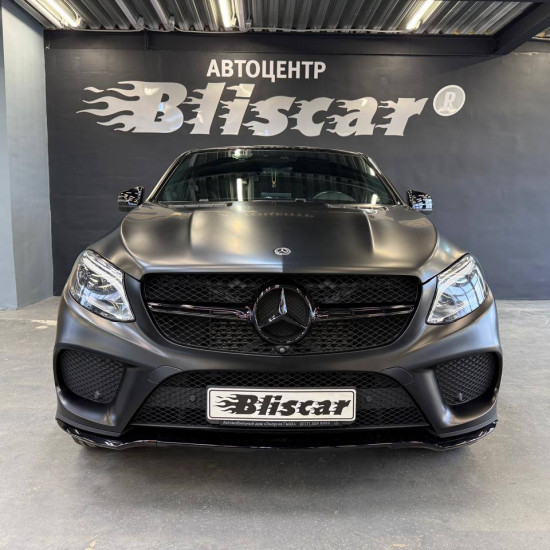 Оклейка Mercedes полиуретаном Sunmax 26 Black Matt