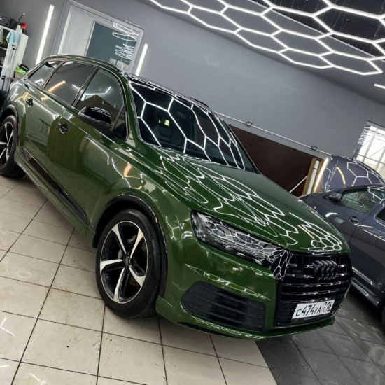 Оклейка Audi цветным полиуретаном Sunmax 139 Sonoma Green PPF