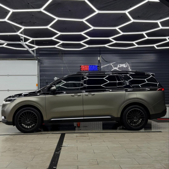 Оклейка KIA полиуретановой пленкой Sunmax 120 Matt Metal Bronze PPF и Black Gloss PPF