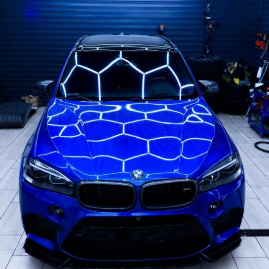 Оклейка BMW полиуретаном Sunmax оттенка 141 Blue Metallic PPF