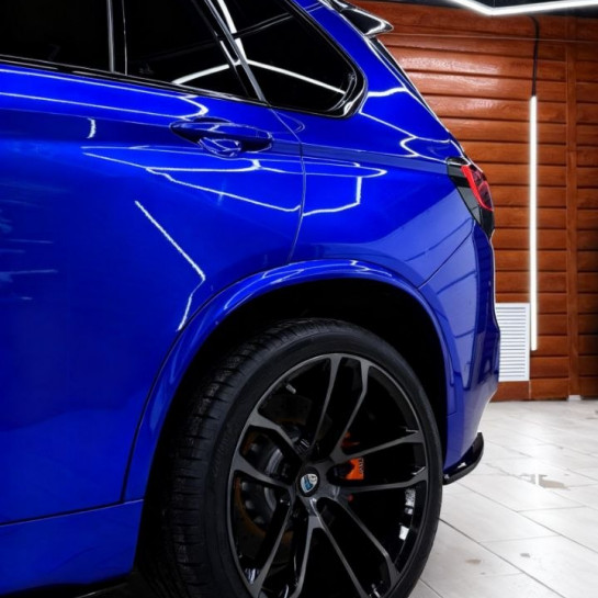 Оклейка BMW полиуретаном Sunmax оттенка 141 Blue Metallic PPF