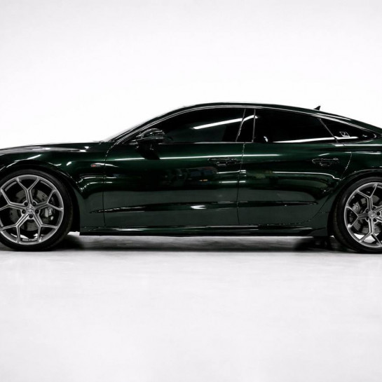 Оклейка Audi цветной пленкой Sunmax 4 Goodwood Green Pearl PPF