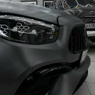 Оклейка Mercedes полиуретановой пленкой Sunmax 131 Matt Metal AMG Grey PPF