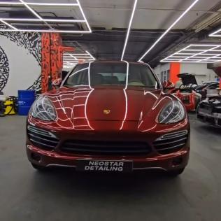 Оклейка Porsche цветной полиуретановой пленкой Sunmax 144 Liqid Dragon Red PPF