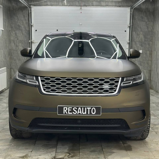 Оклейка Range Rover полиуретаномвой пленкой Sunmax 122 Matt Metal Shadow Gold PPF