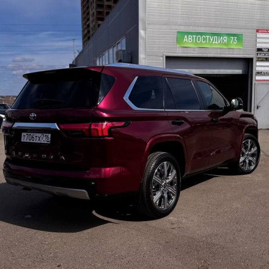 Оклейка Toyota полиуретановой пленкой Sunmax 52 Metal Crimson PPF