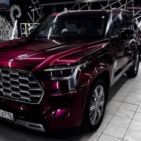 Оклейка Toyota полиуретановой пленкой Sunmax 52 Metal Crimson PPF