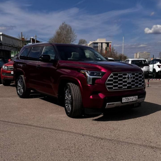 Оклейка Toyota полиуретановой пленкой Sunmax 52 Metal Crimson PPF