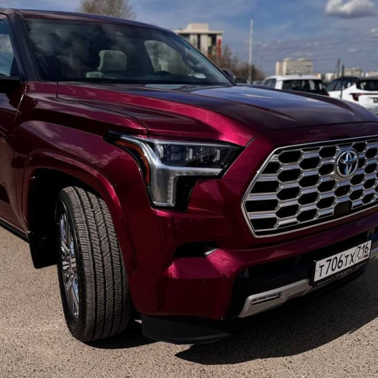 Оклейка Toyota полиуретановой пленкой Sunmax 52 Metal Crimson PPF