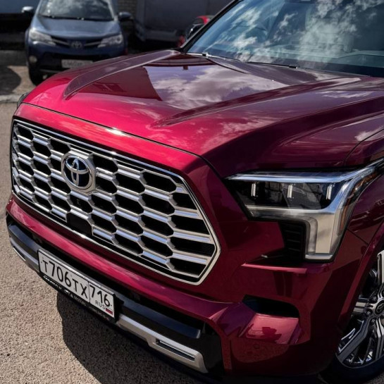 Оклейка Toyota полиуретановой пленкой Sunmax 52 Metal Crimson PPF