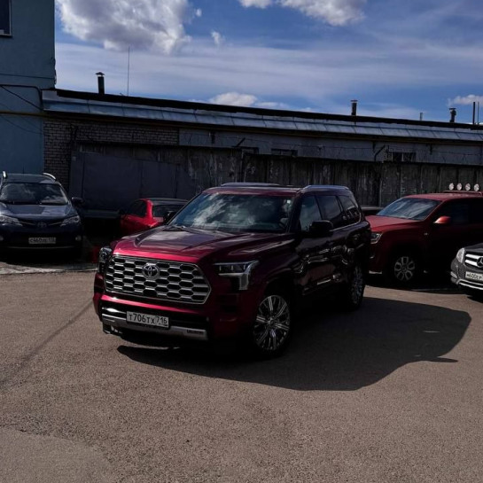 Оклейка Toyota полиуретановой пленкой Sunmax 52 Metal Crimson PPF