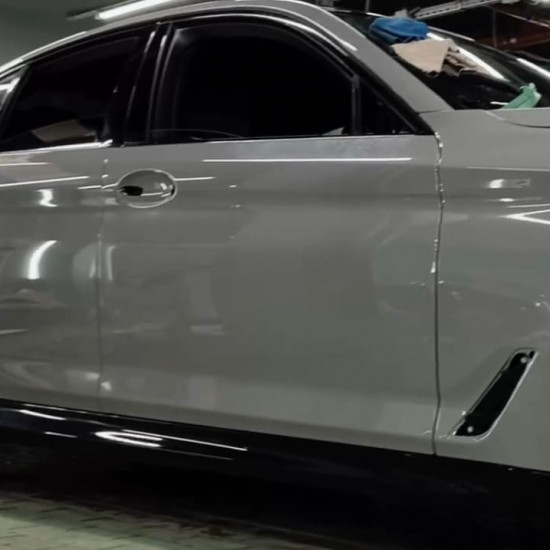 Оклейка BMW полиуретаном Sunmax 14 Sublime Gloss Color PPF