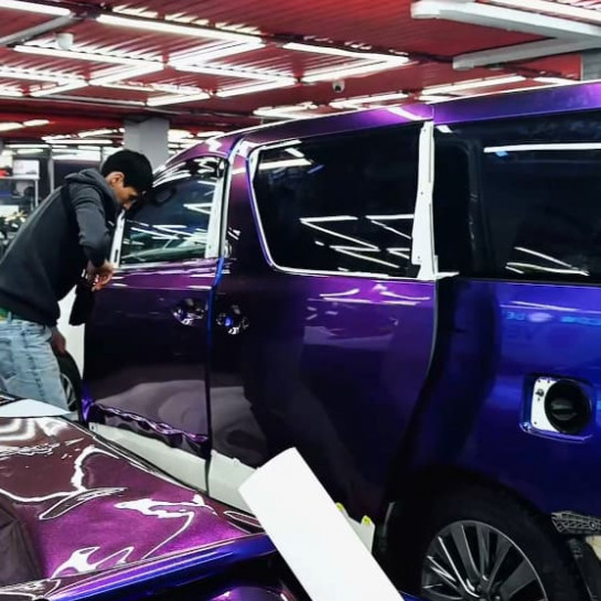 Оклейка Toyota цветным защитным полиуретаном Sunmax 30 Green Blue Color PPF