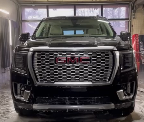 Оклейка капота и фар авто GMC защитным полиуретаном Sunmax PPF