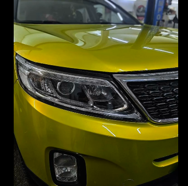 Оклейка Kia полиуретаном Sunmax 54 Metal Gold PPF