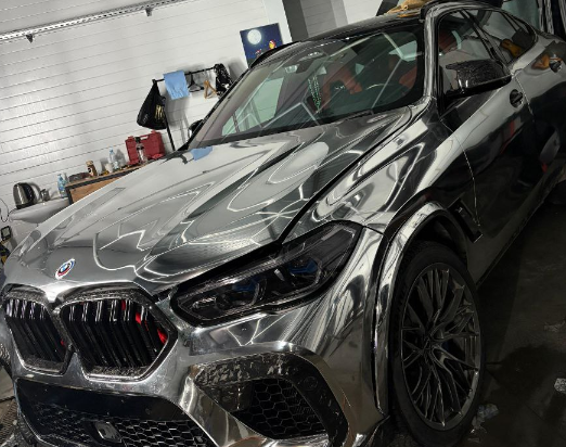 Оклейка BMW полиуретаном Sunmax 60 Silver Chrome PPF