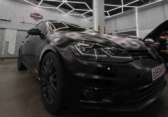 Оклейка Volkswagen винилом Sunmax 042-500 Metallic Black