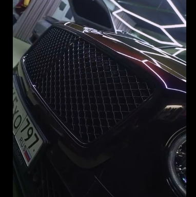 Оклейка Bentley полиуретаном Sunmax 18 Black Red Pearl PPF