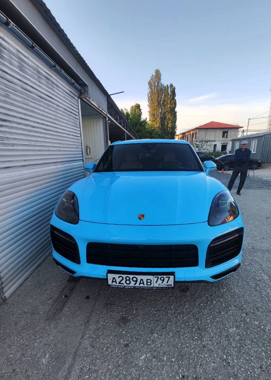 Оклейка Porsche цветным полиуретаном Sunmax 11 Sky Blue Gloss Color PPF