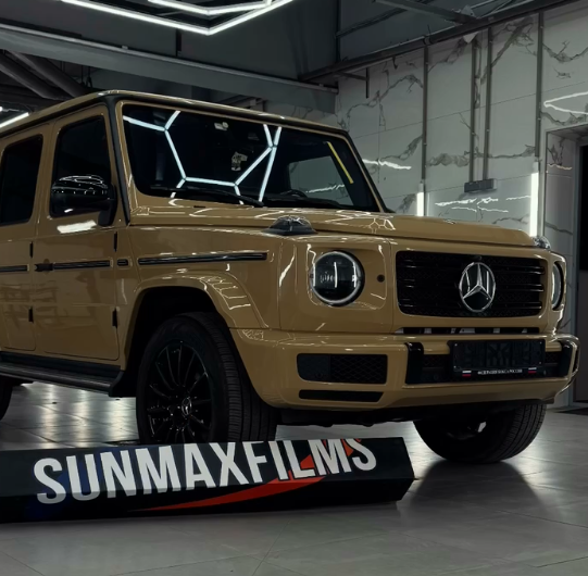 Оклейка Mercedes цветным полиуретаном Sunmax 58 Desert Yellow Color PPF
