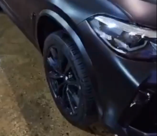 Оклейка BMW полиуретаном Sunmax цвета 26 Black Matt PPF
