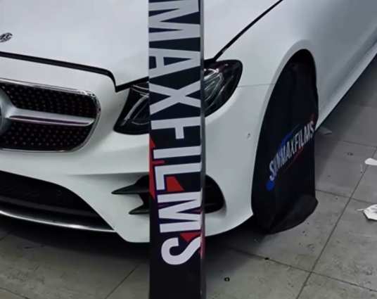 Оклейка Mercedes цветной полиуретановой пленкой Sunmax 36 White Matt Pearl PPF