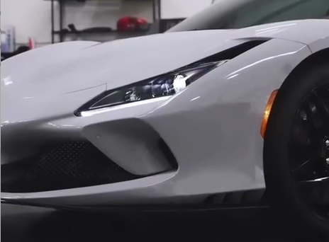 Оклейка Ferrari цветным полиуретаном Sunmax 14 Sublime Gloss PPF