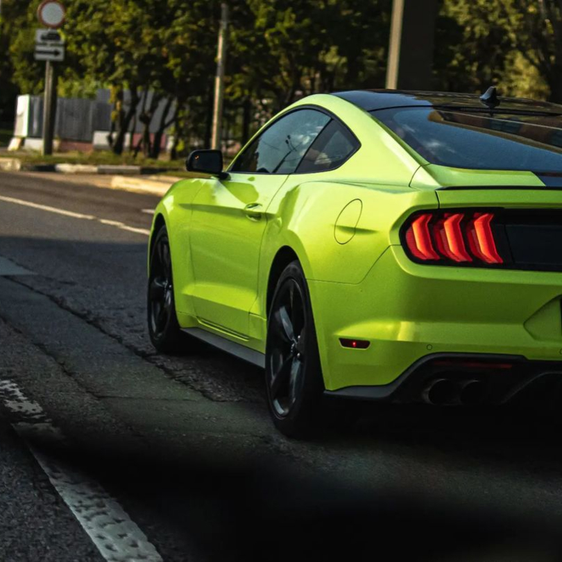 Оклейка Mustang в Sunmax 355 Coral Yellow Green